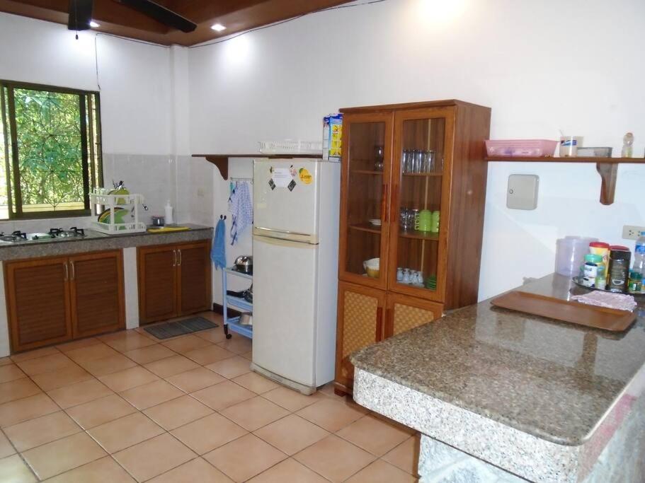 Baan Coconut Villa Банг Тао Бийч Екстериор снимка